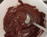 Foto del paso 6 de la receta: Galletas cubiertas con chocolate para mis compañeros 🤓😎