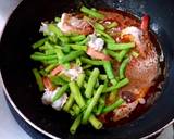 ถั่วฝักยาวผัดกะปิใส่กุ้งสด วิธีทำสูตร 5 รูป