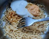 A picture of step 4 of INSTANT NOODLES 🍜 WITH CHICKEN 🐔 FRANKS.