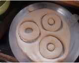A picture of step 4 of Halloween Sweets (Donuts).