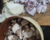 Foto langkah ke 1 dari resep Cah cumi jamur.