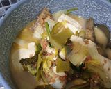 Foto langkah ke 6 dari resep Sup ikan gurame kuah susu oriental (pakai cau merah/angcau).