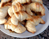 Foto del paso 5 de la receta: Medialunas de manteca fáciles 🥐