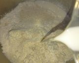 Foto langkah ke 2 dari resep Roti Pisang Coklat Keju.