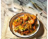 Foto langkah ke 7 dari resep Mie Nyong Udang Goreng (Mie Umbi Ganyong).