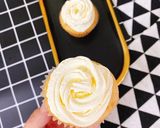 Hình bước làm 9 của món Cupcake kem tươi