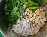 A picture of step 1 of Maggi chatpati bhel.
