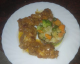 Foto del paso 7 de la receta: Muslitos de pollo con salsa de cerveza y salteado de verduras