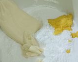 Foto langkah ke 9 dari resep Lemon Chia Seed Cake.