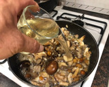 Foto del paso 2 de la receta: Bistec de ternera con guarnición de setas salteadas