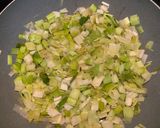 Une image de l'étape 2 de Quiche aux Poireaux.