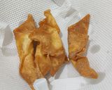 A picture of step 5 of Cinnamon banana wanton.