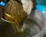 Gambar langkah 3 resipi Kuah Soto Ayam.