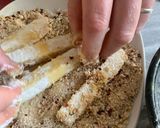 A picture of step 3 of Baked halloumi fries.