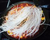 A picture of step 3 of Pad Thai with Shrimp.