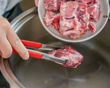 【老菜脯絲瓜蛤蜊排骨湯】小暑節氣燉湯，養顏美容又溫補的食譜步驟1照片