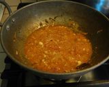 A picture of step 8 of LEHSUNI PANEER gravy.
