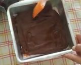 A picture of step 11 of Star print strawberry chocolate sandwich cake.