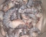 Foto langkah ke 1 dari resep Tumis udang saus tiram.