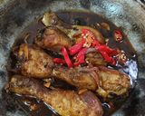 Foto langkah ke 4 dari resep Ayam Kecap Manis Pedas.