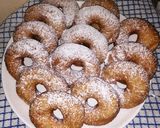 A picture of step 5 of Doughnuts(onerecipeonetree.