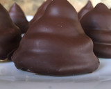 Foto del paso 4 de la receta: Conitos de dulce de leche y chocolate