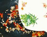 Foto langkah ke 2 dari resep Nasi Goreng Iris Daun Jeruk Simple.