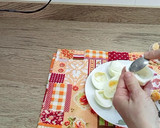 Foto del paso 1 de la receta: Huevos rellenos de mejillones en conserva