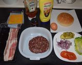 Tojásos-baconös sajtburger 🥚🥓🍔 recept fázis 1 fotója