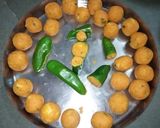 બટેટા વડા,ભજીયા(બટેટા,મરચા ના) રેસીપી સ્ટેપ3ફોટો