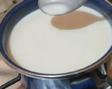 Foto del paso 4 de la receta: Panna cotta de coco🍮🥥 con coulis de jamaica y mezcal oaxaqueño