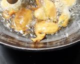 घोसाळ्याची भजी (Ghosalyachi Bhajji Recipe In Marathi) रेसिपी स्टेप 5 फोटो 