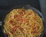 Foto del paso 5 de la receta: Espaguetis con pimientos y soja