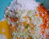 A picture of step 2 of Rice balls with leftover rice.