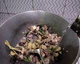 Foto langkah ke 3 dari resep Oseng jeroan sapi kecap.