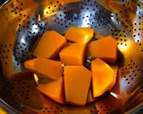 Foto langkah ke 1 dari resep Risoles Ragout Labu Kuning.