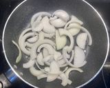 Hình bước làm 3 của món Cơm gà trứng kiểu Nhật (Oyakodon)