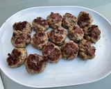 Une image de l'étape 10 de Boulettes de bœuf aux champignons et épices.