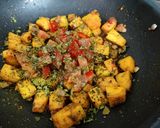 A picture of step 2 of Kaddu ki sabzi (pumpkin sabzi).