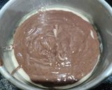 A picture of step 5 of Walnut marble cake.