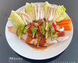 A picture of step 1 of Steamed Fish With Soy Sauce.