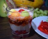 A picture of step 5 of Strawberry Daliya with mixfruits pudding.
