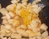 A picture of step 8 of Mini apple cinnamon pies.