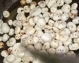 A picture of step 1 of Makhana Ladoo.
