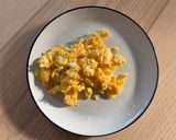 A picture of step 4 of Scrambled eggs.