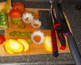 A picture of step 1 of - onion basket salad.