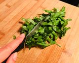 Foto del paso 3 de la receta Ensalada de tomate 🍅 y Albahaca 🌿