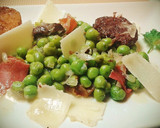 Foto del paso 11 de la receta: Guisantes con jamón y morcilla con parmesano.