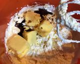 صورة لخطوة 7 من وصفة تورتة جنواز الشوكولاتة بكريمة الزبدة 🎂