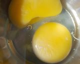 A picture of step 5 of Mediterranean Egg Pizza.